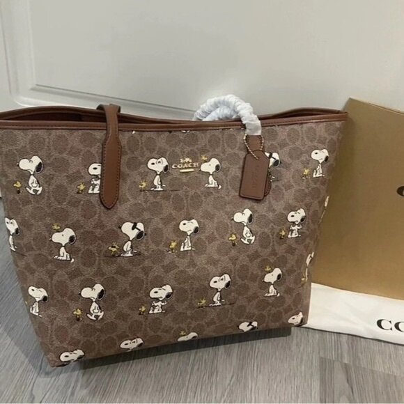 Coach X Peanuts City Tote Bag In Signature With Snoopy Print - Picture 3 of 8